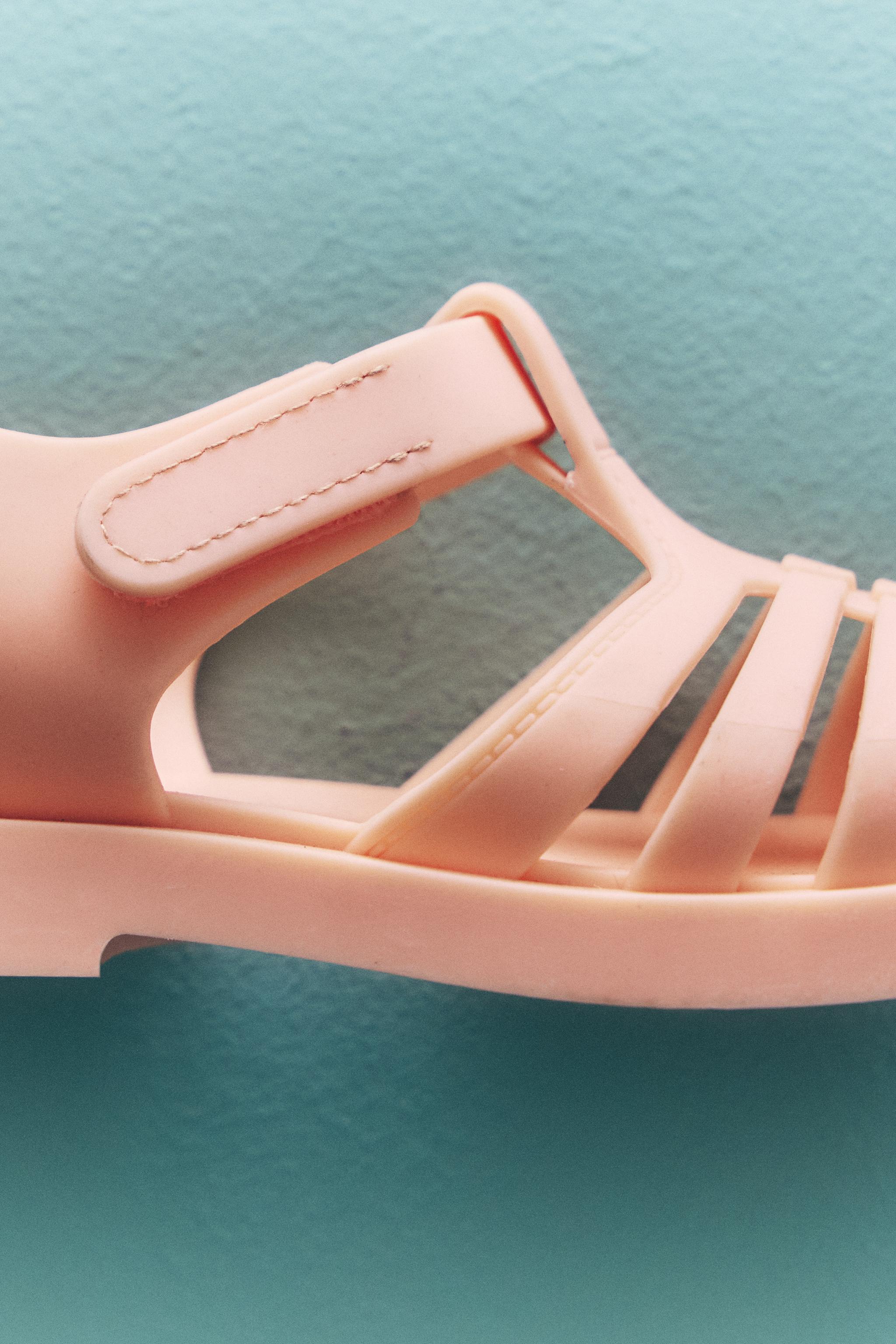 RUBBERIZED CAGE SANDALS WITH HOOK-AND-LOOP STRAP